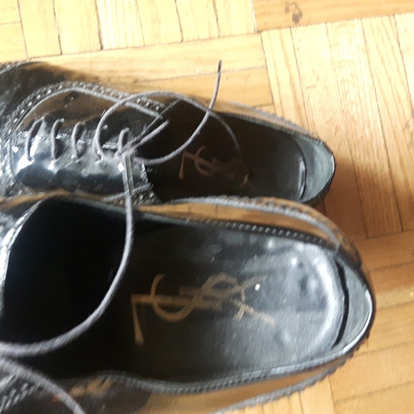 Mens Shoe - Picture 3 of 3